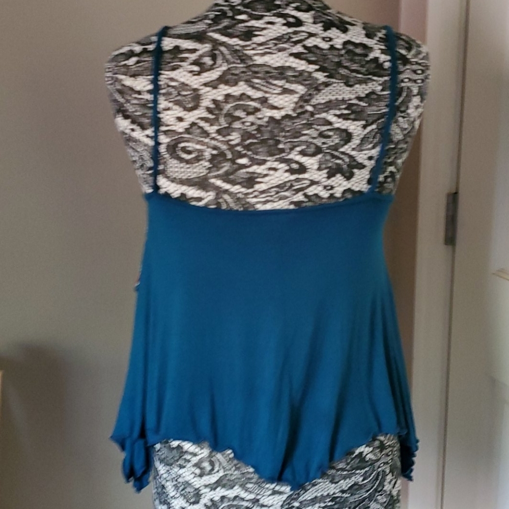 Rue 21 asymmetric hem tank top, size M - Picture 3 of 4